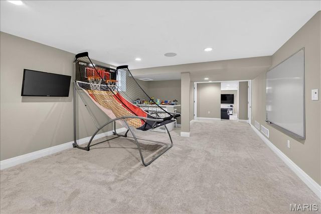8125 Westmoreland Avenue, Clayton, MO 63105