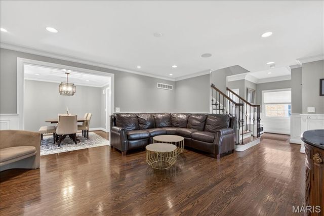 8125 Westmoreland Avenue, Clayton, MO 63105