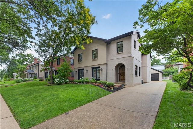 8125 Westmoreland Avenue, Clayton, MO 63105