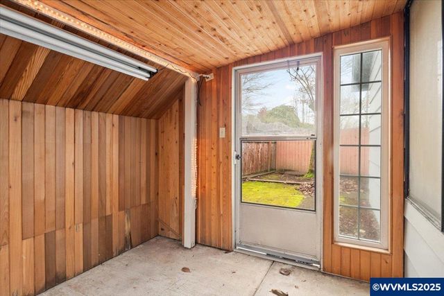 1444 Umpqua Ct, Woodburn, OR 97071