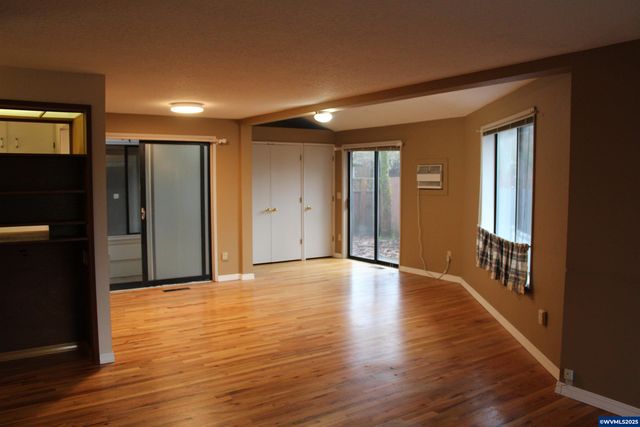 1444 Umpqua Ct, Woodburn, OR 97071