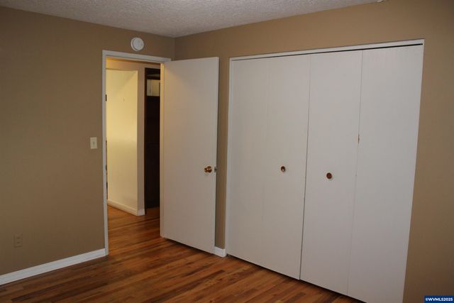 1444 Umpqua Ct, Woodburn, OR 97071