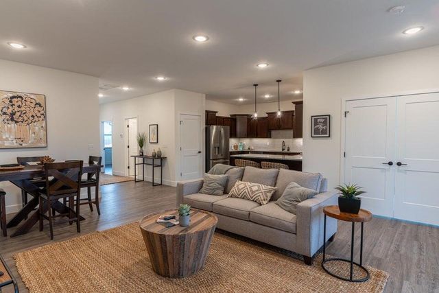 5955 S Farm Road 163 209b, Springfield, MO 65810