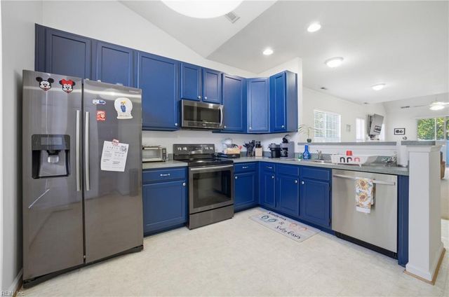 906 Hunley DR, Virginia Beach, VA 23462