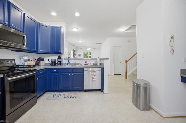 906 Hunley DR, Virginia Beach, VA 23462