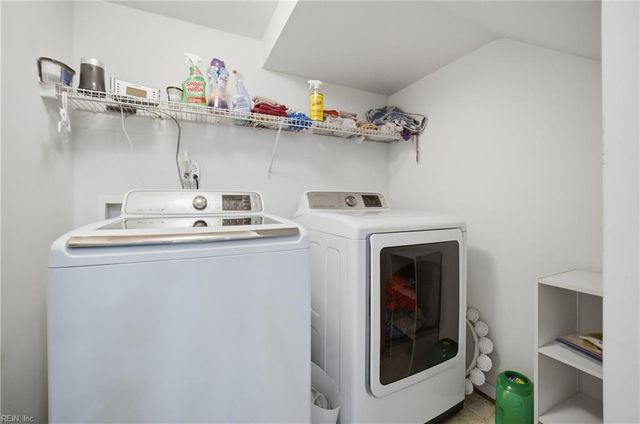 906 Hunley DR, Virginia Beach, VA 23462