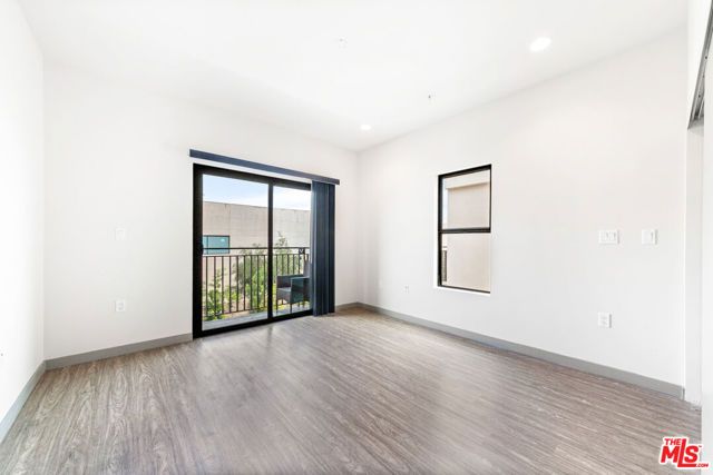 18723 Redwing Street, Tarzana (los Angeles), CA 91356