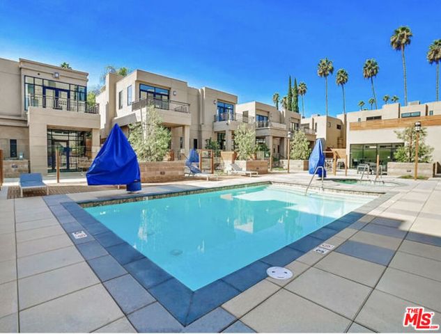 18723 Redwing Street, Tarzana (los Angeles), CA 91356