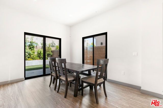 18723 Redwing Street, Tarzana (los Angeles), CA 91356