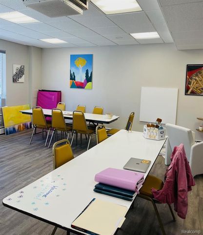 520 E 11 Mile Road, Royal Oak, MI 48067