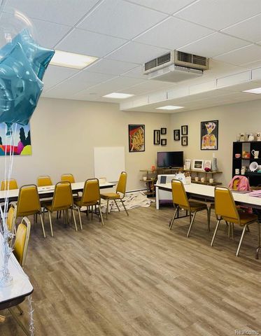 520 E 11 Mile Road, Royal Oak, MI 48067