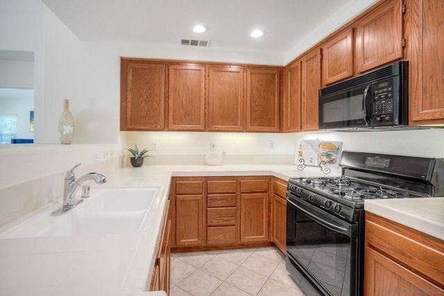 10334 Scripps Poway Pkwy 34, San Diego, CA 92131