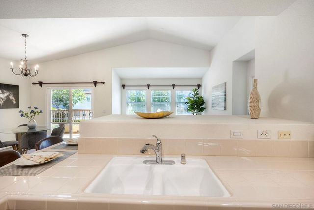 10334 Scripps Poway Pkwy 34, San Diego, CA 92131