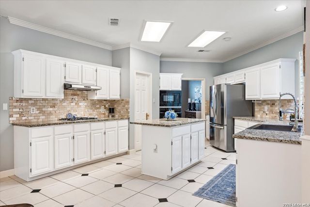 4527 Shavano Peak, San Antonio, TX 78230