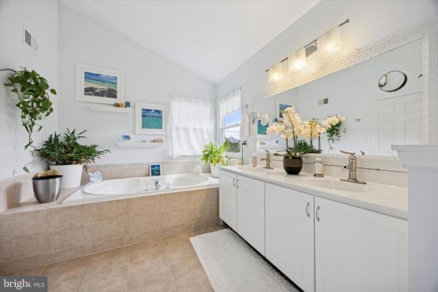 420 LONGLEAF DR, Perkasie, PA 18944