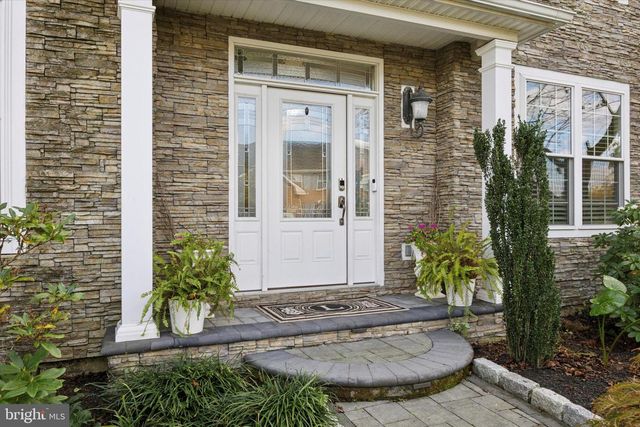 420 LONGLEAF DR, Perkasie, PA 18944