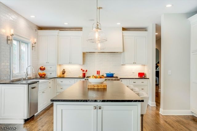 17 Spencer Dr, Morris Twp., NJ 07960