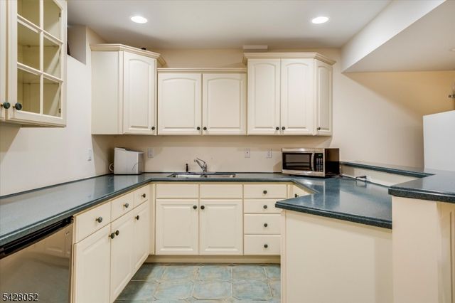 17 Spencer Dr, Morris Twp., NJ 07960