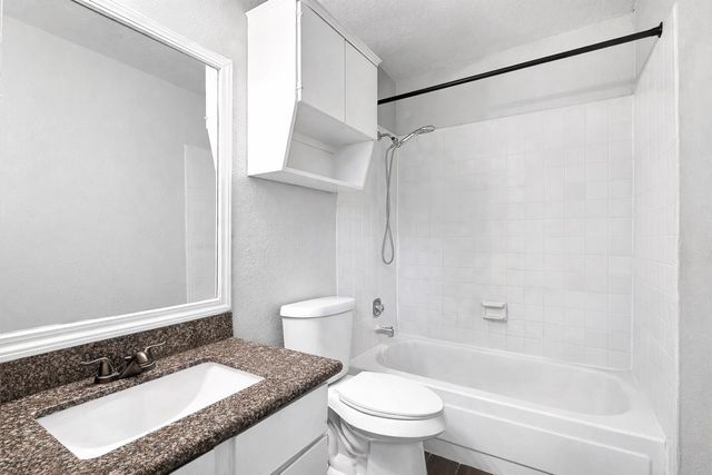 10811 Richmond Avenue 68, Houston, TX 77042