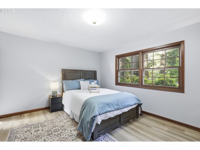 628 S PALATINE HILL Rd, Portland, OR 97219