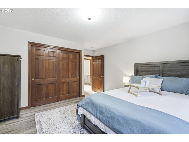 628 S PALATINE HILL Rd, Portland, OR 97219