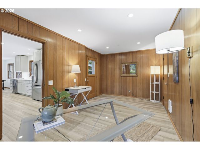 628 S PALATINE HILL Rd, Portland, OR 97219