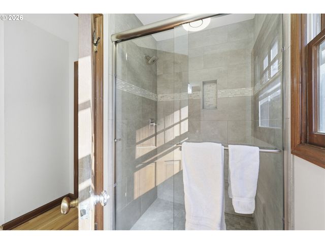 628 S PALATINE HILL Rd, Portland, OR 97219