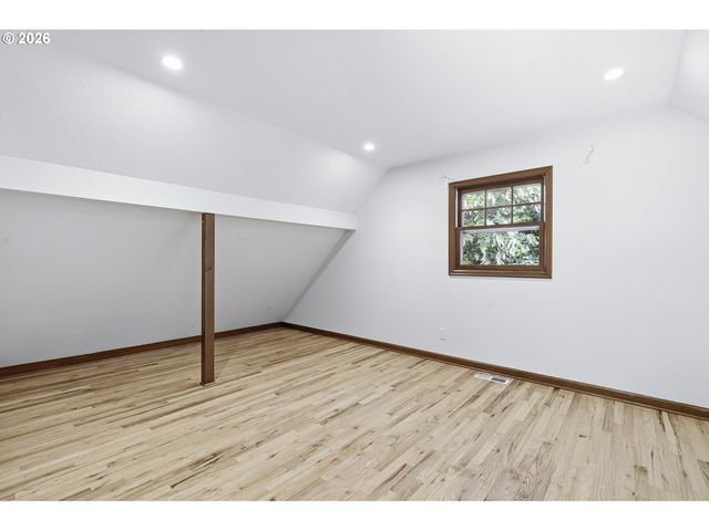 628 S PALATINE HILL Rd, Portland, OR 97219