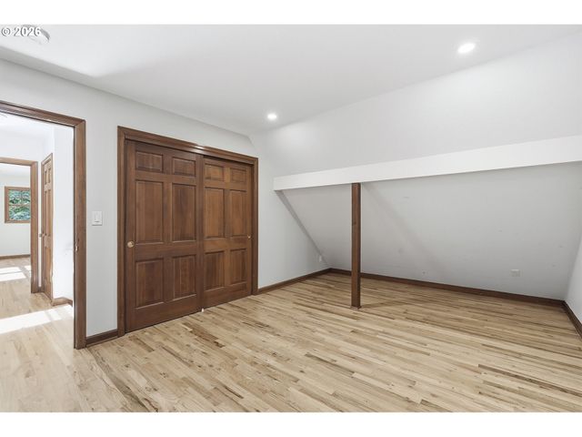 628 S PALATINE HILL Rd, Portland, OR 97219
