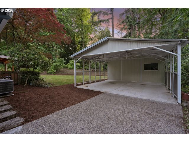 628 S PALATINE HILL Rd, Portland, OR 97219