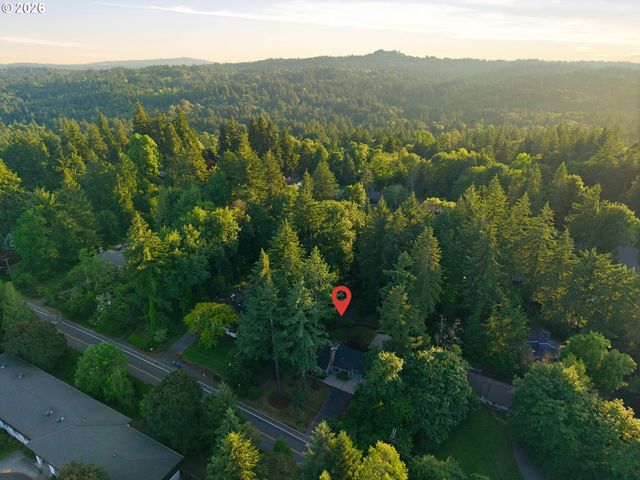 628 S PALATINE HILL Rd, Portland, OR 97219