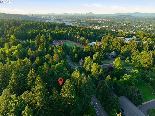 628 S PALATINE HILL Rd, Portland, OR 97219