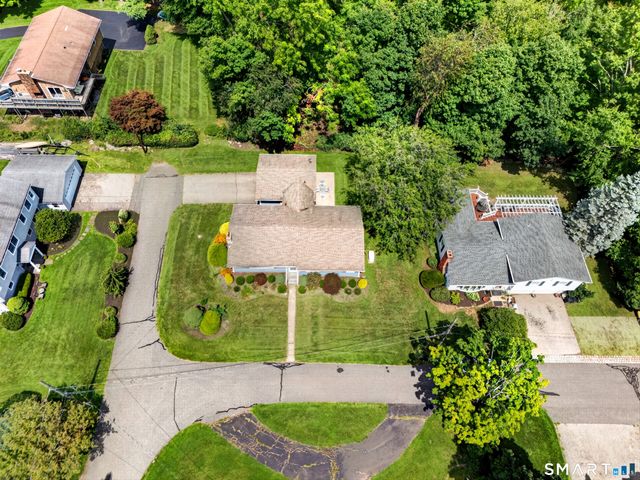 78 Arrowhead Road, Brookfield, CT 06804
