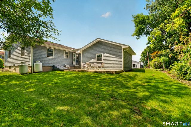 78 Arrowhead Road, Brookfield, CT 06804