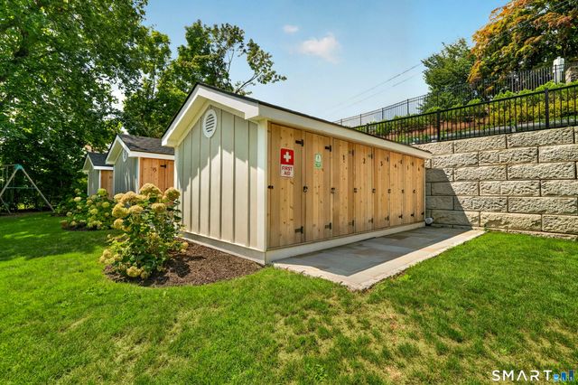 78 Arrowhead Road, Brookfield, CT 06804