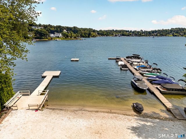 78 Arrowhead Road, Brookfield, CT 06804