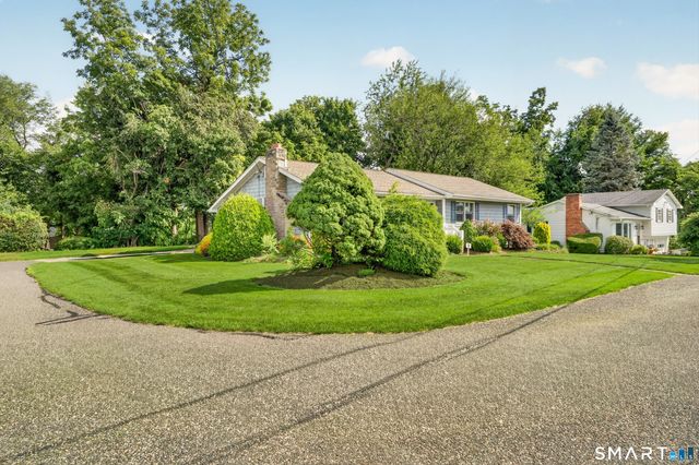 78 Arrowhead Road, Brookfield, CT 06804