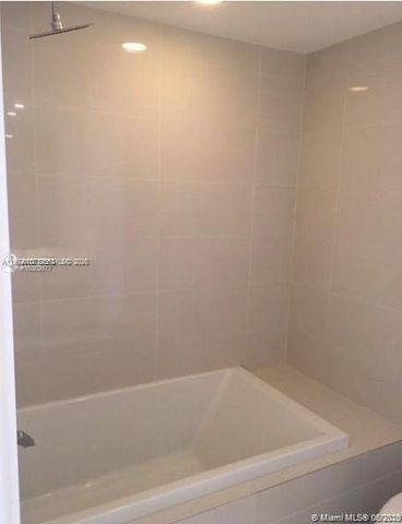 55 SW 9th St 3709, Miami, FL 33130