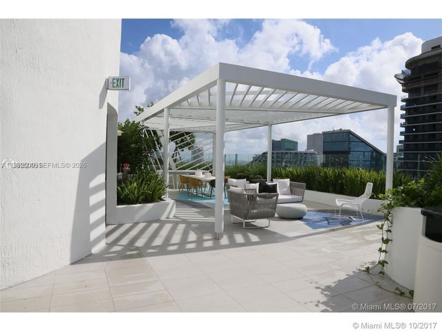 55 SW 9th St 3709, Miami, FL 33130