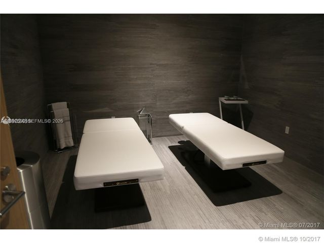 55 SW 9th St 3709, Miami, FL 33130