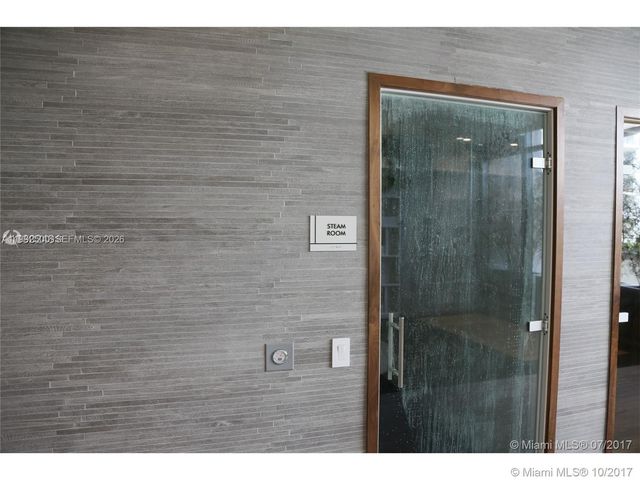 55 SW 9th St 3709, Miami, FL 33130