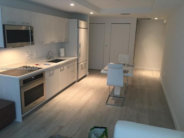 55 SW 9th St 3709, Miami, FL 33130