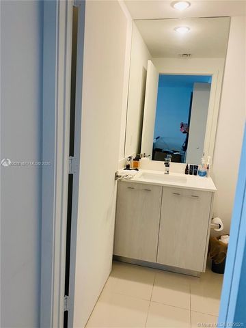 55 SW 9th St 3709, Miami, FL 33130