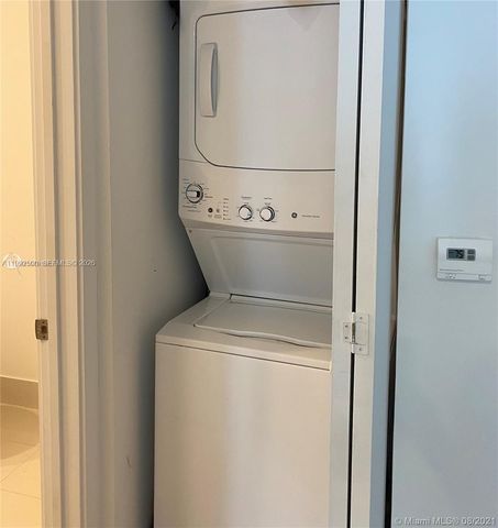 55 SW 9th St 3709, Miami, FL 33130