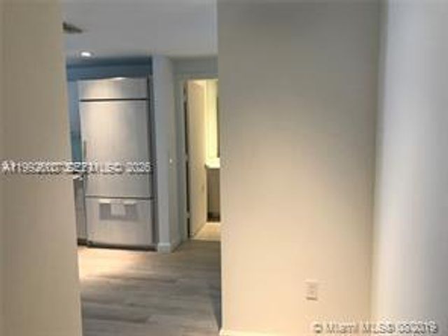 55 SW 9th St 3709, Miami, FL 33130