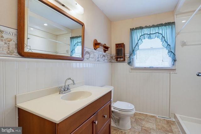 107 GRIFFITH DR, New Castle, DE 19720