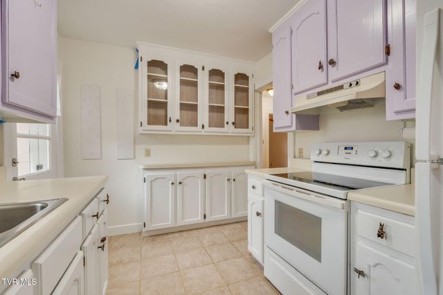 408 Oak Grove Avenue, Greeneville, TN 37745