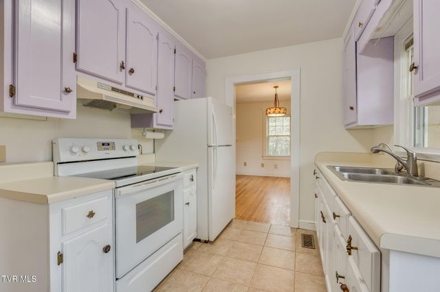 408 Oak Grove Avenue, Greeneville, TN 37745