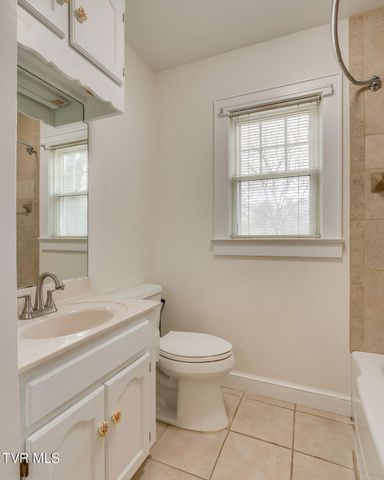 408 Oak Grove Avenue, Greeneville, TN 37745