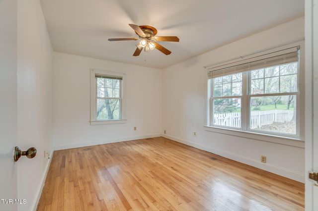 408 Oak Grove Avenue, Greeneville, TN 37745